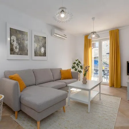 Agata Apartment *
