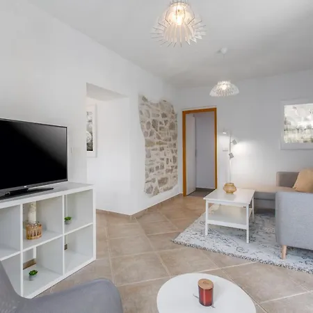 Apartman Agata *